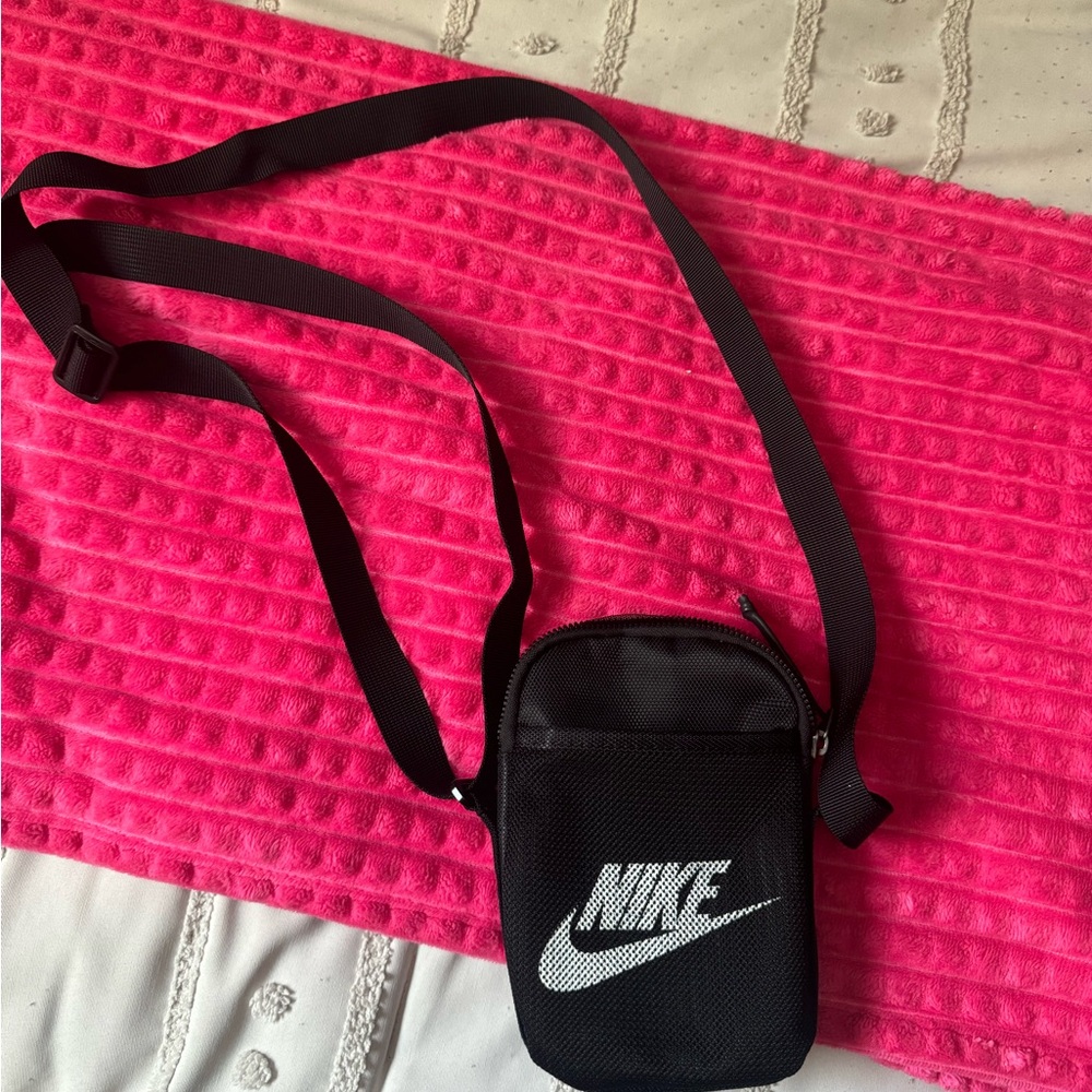 nike phone holder